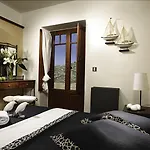 Paradise In Naxos Pláka