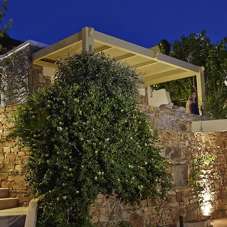 Paradise In Naxos 3*