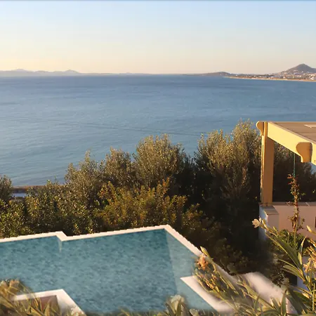 Paradise In Naxos 3*