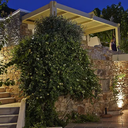 Paradise In Naxos 3*