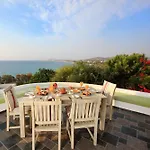 Paradise In Naxos Pláka