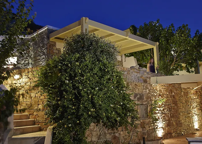 Paradise In Naxos 3*