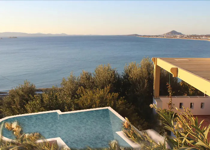 Paradise In Naxos 3*